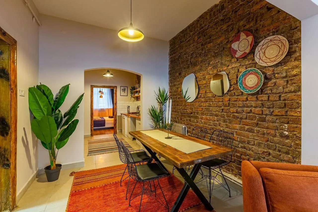 Central And Stylish Apartment 5 Min Walk To Istiklal Street In Cihangir, Beyoglu Turkey