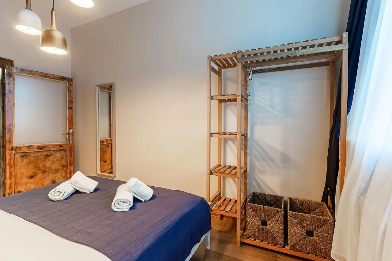 Central And Stylish Apartment 5 Min Walk To Istiklal Street In Cihangir, Beyoglu