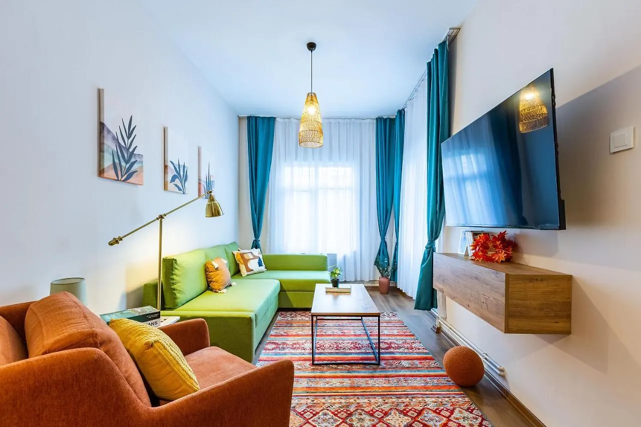 Central And Stylish Apartment 5 Min Walk To Istiklal Street In Cihangir, Beyoglu 0*, Istanbul Turkey