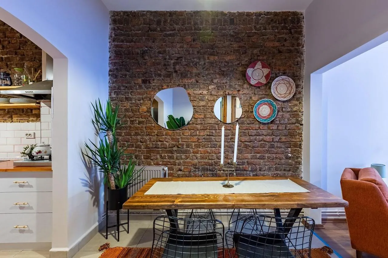 Central And Stylish Apartment 5 Min Walk To Istiklal Street In Cihangir, Beyoglu Turkey