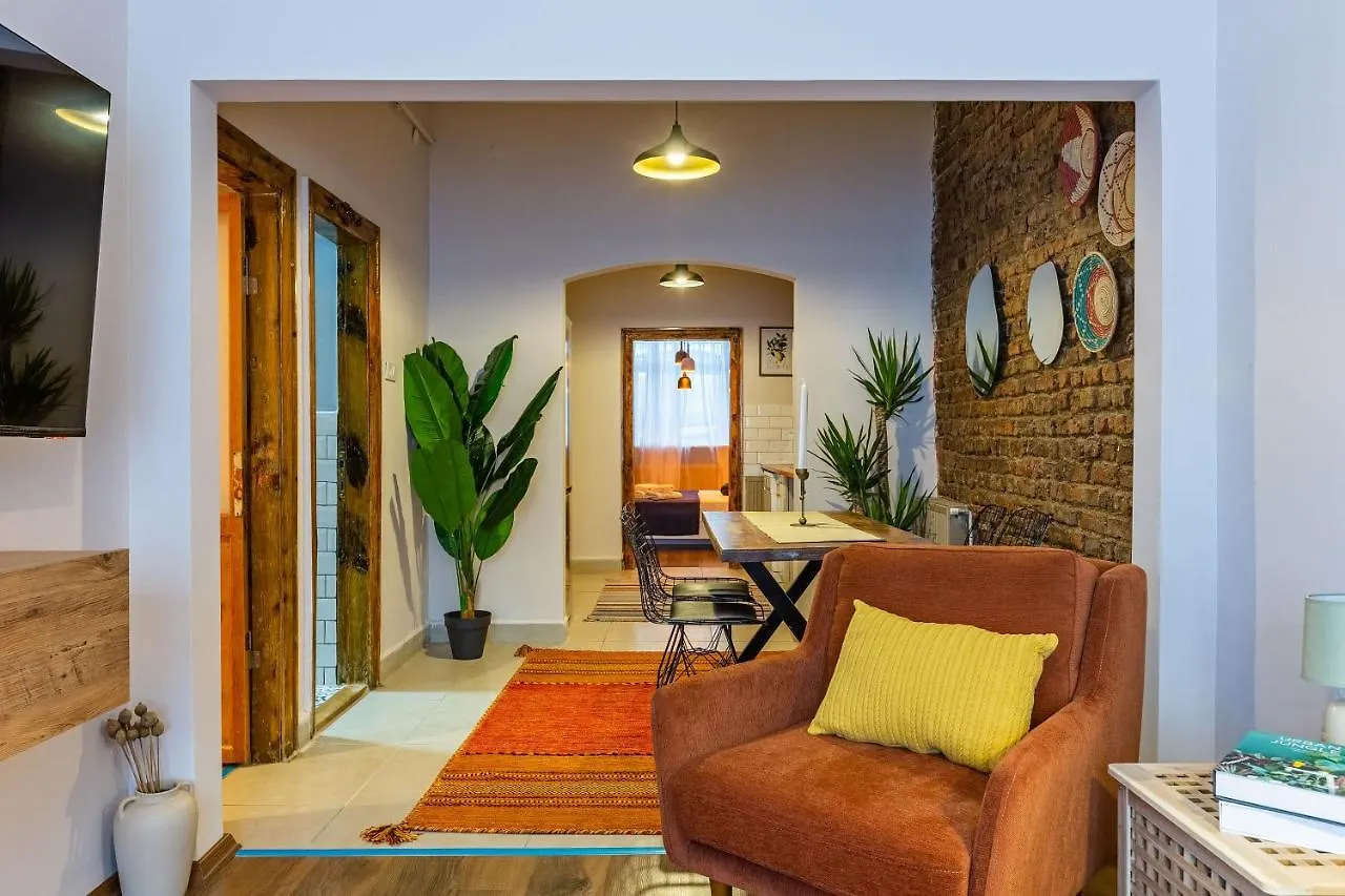 Central And Stylish Apartment 5 Min Walk To Istiklal Street In Cihangir, Beyoglu Istanbul