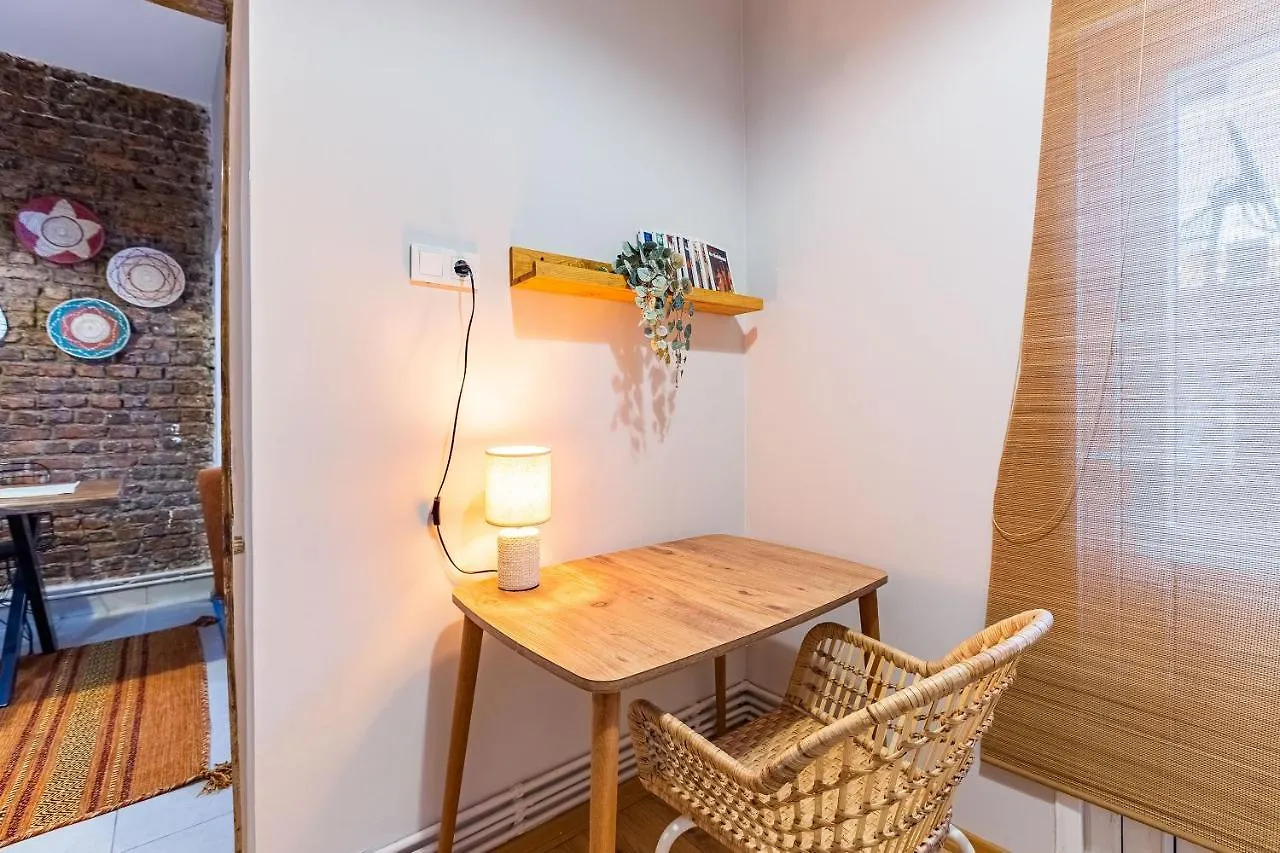 Central And Stylish Apartment 5 Min Walk To Istiklal Street In Cihangir, Beyoglu
